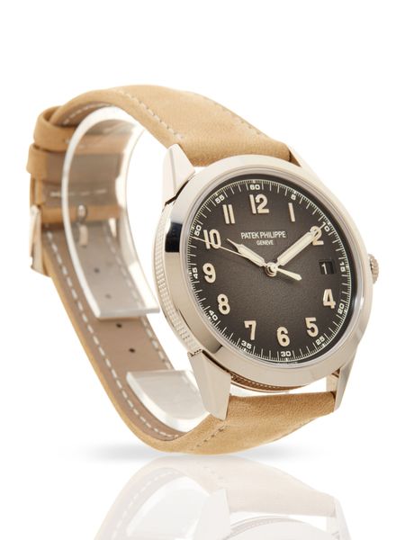 Patek Philippe Calatrava 5226G-001